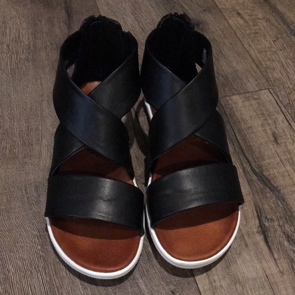 MIA Amore Deana Flat Sandal Size 10